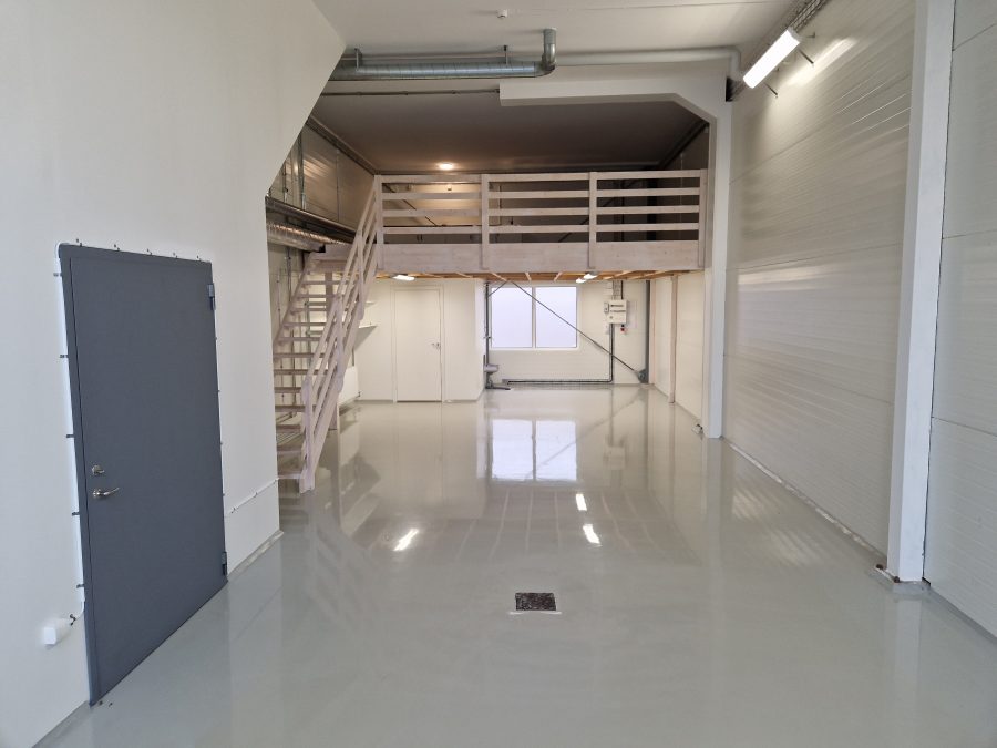 Skallsjö Parkväg 1J - Floda - Verksamhetslokal 85+30 kvm med entresol