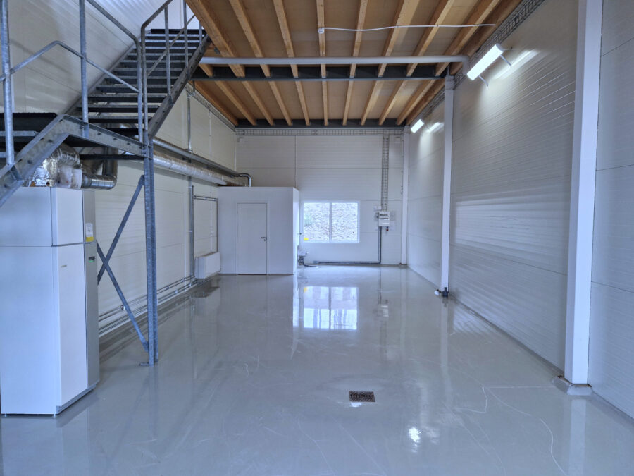 Skallsjö Parkväg 1R+S - Floda - Lagerlokal i två plan 170 kvm